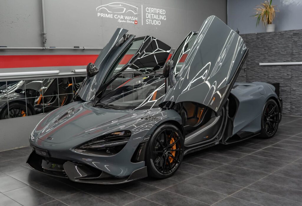 McLaren 765 LT