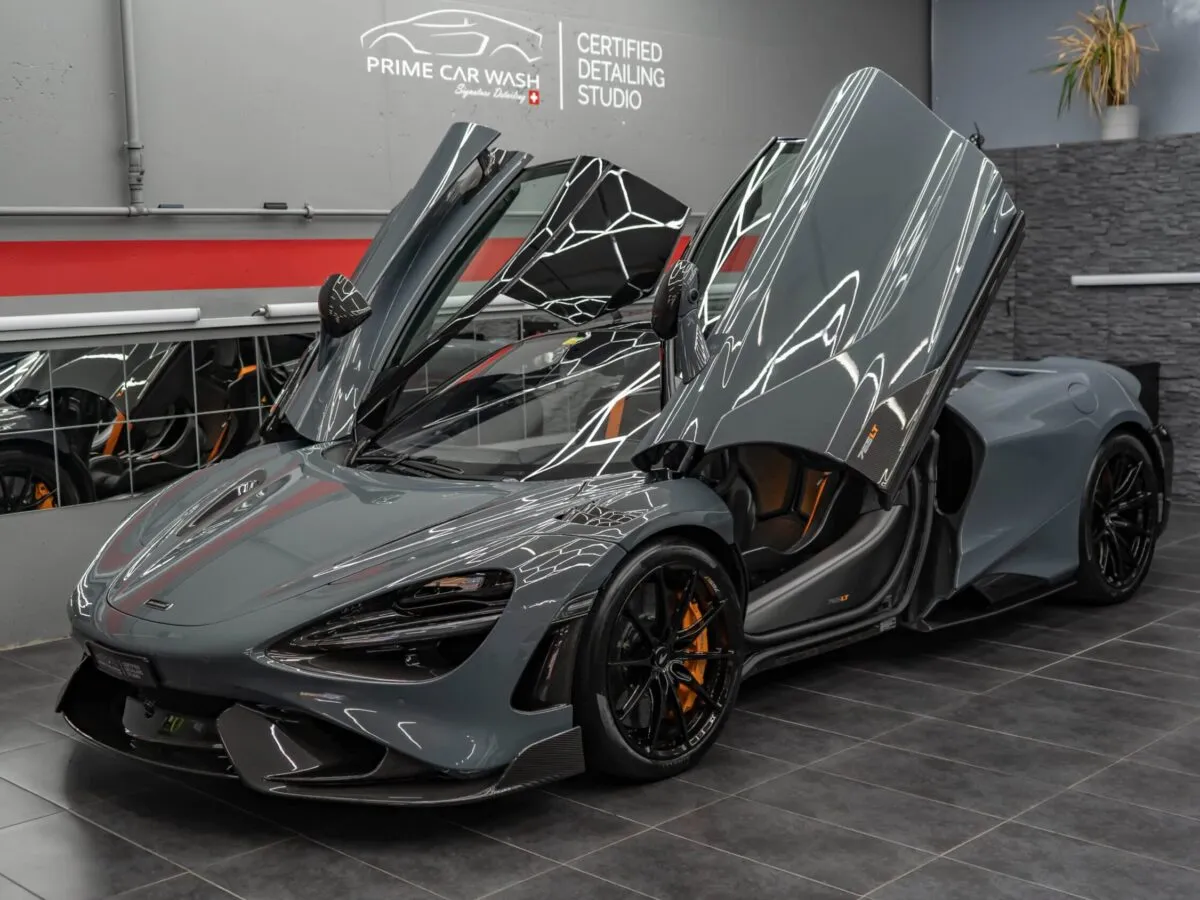 McLaren 765 LT