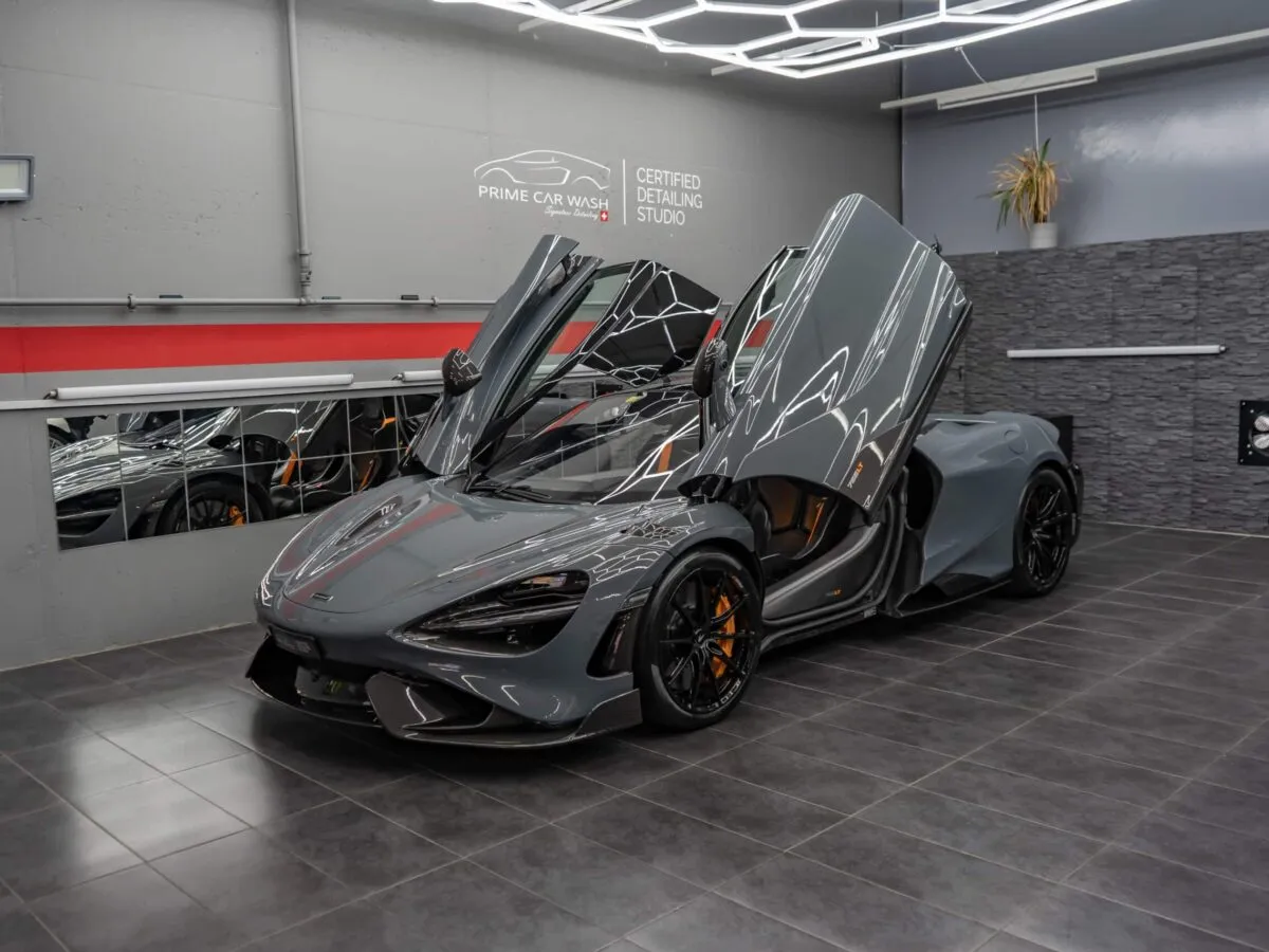 McLaren 765 LT
