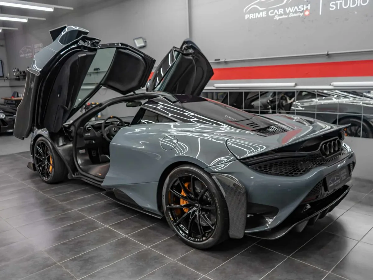 McLaren 765 LT