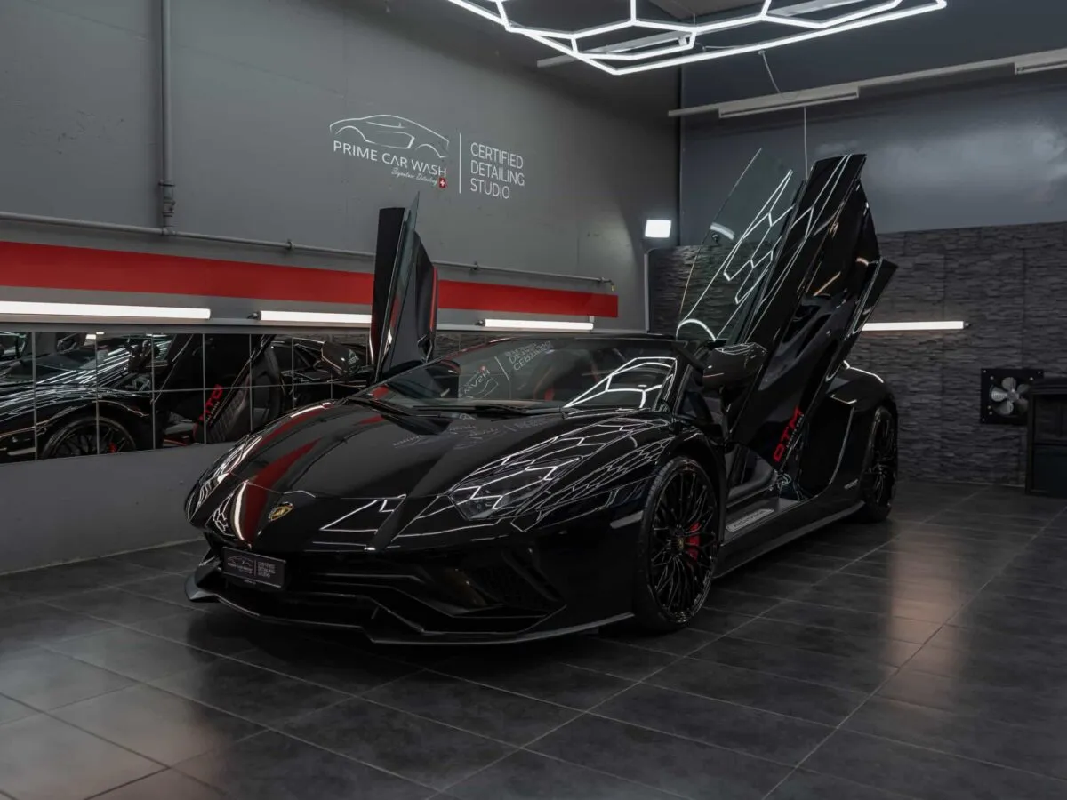 Aventador S Roadster