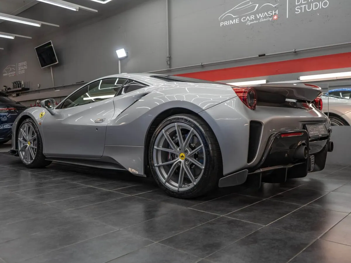 Ferrari 488 Pista