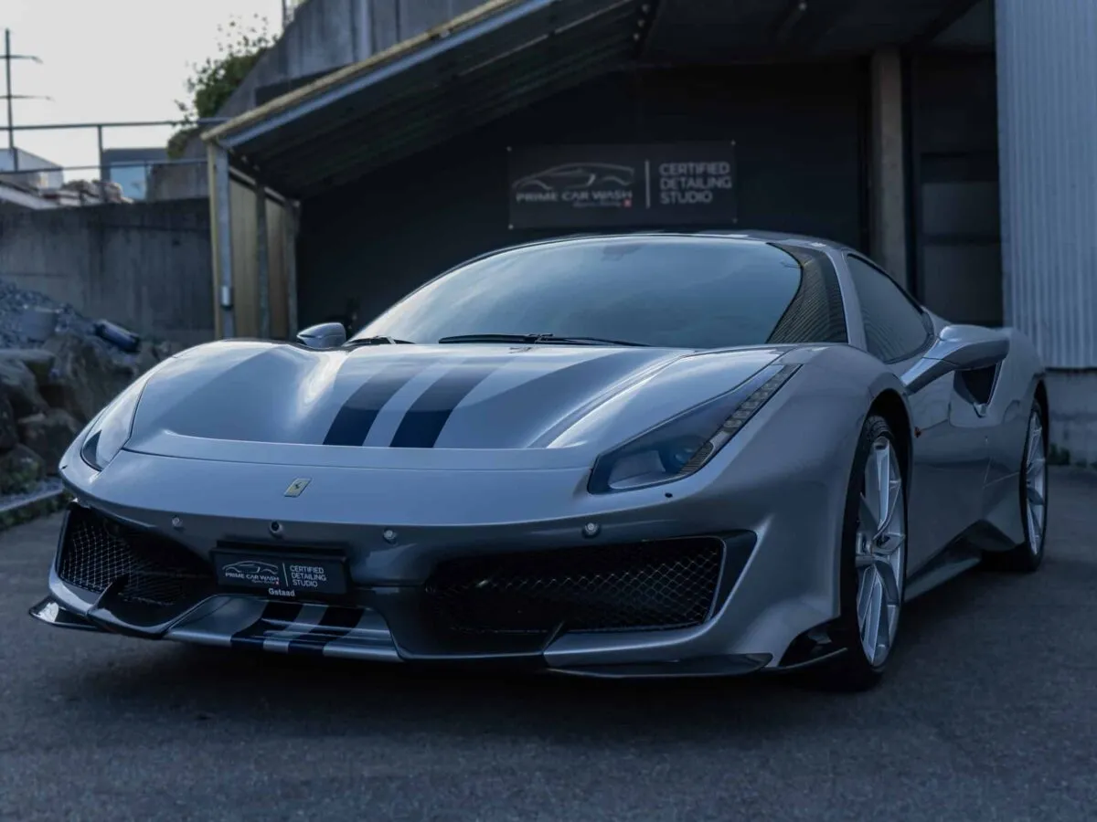 Ferrari 488 Pista