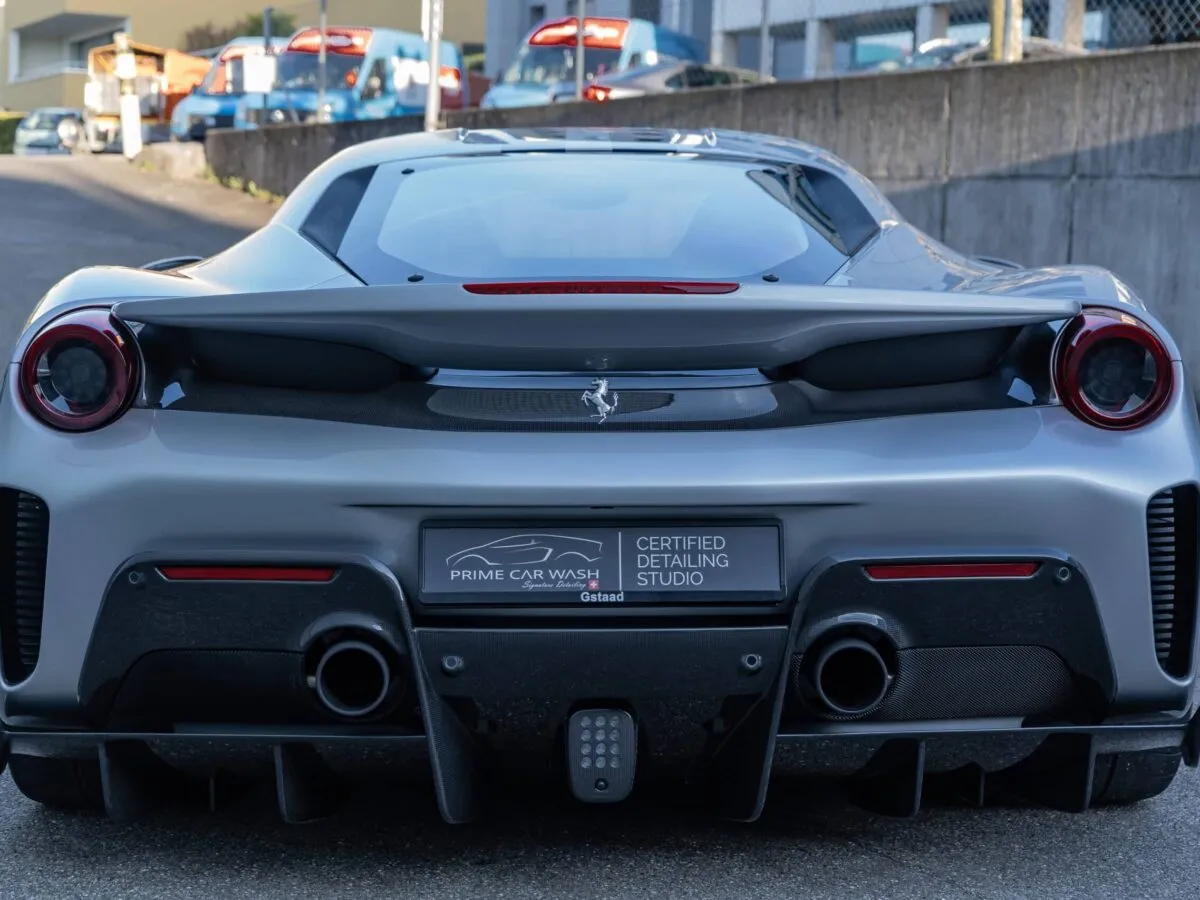 Ferrari 488 Pista
