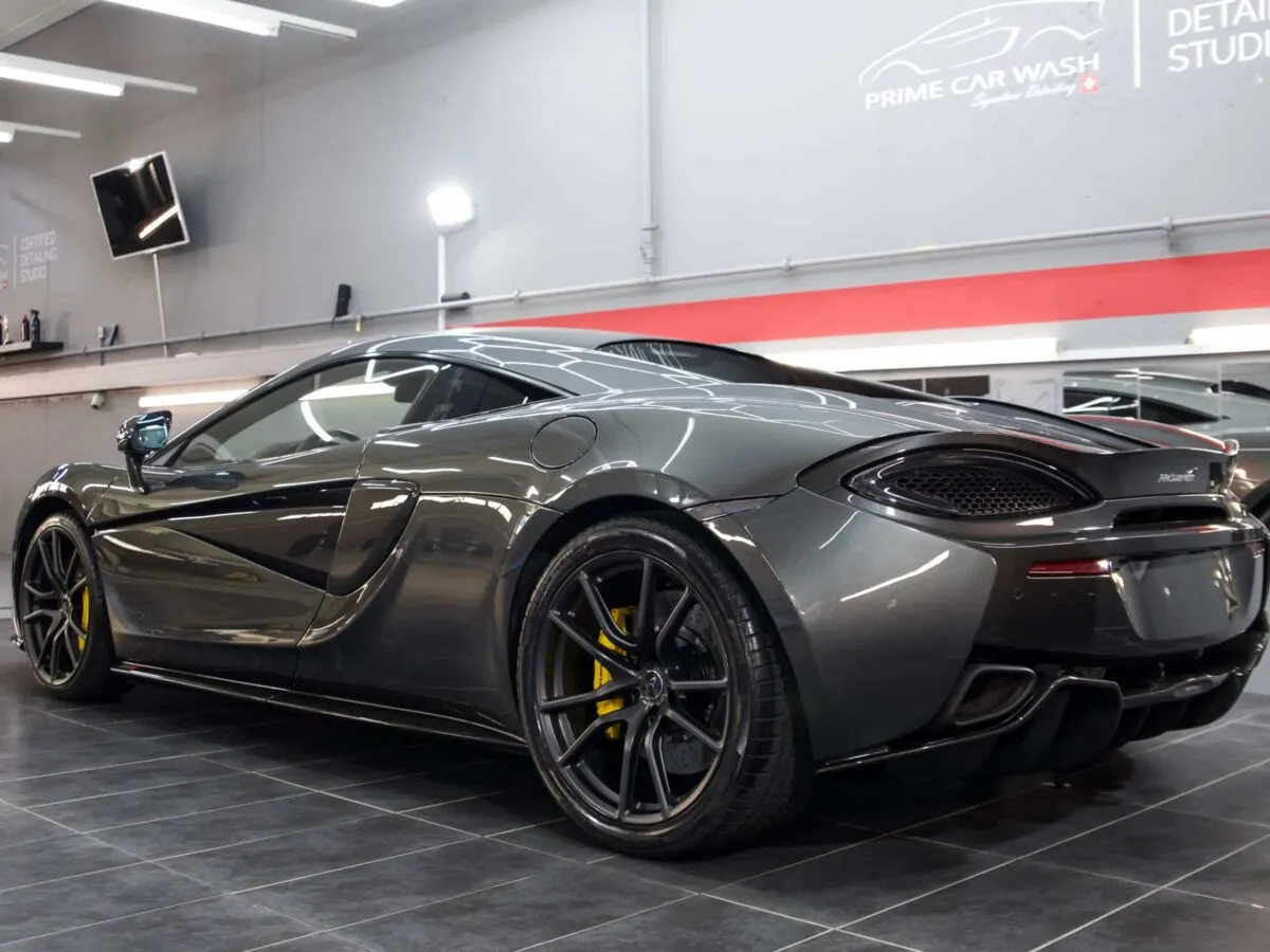 McLaren 570S