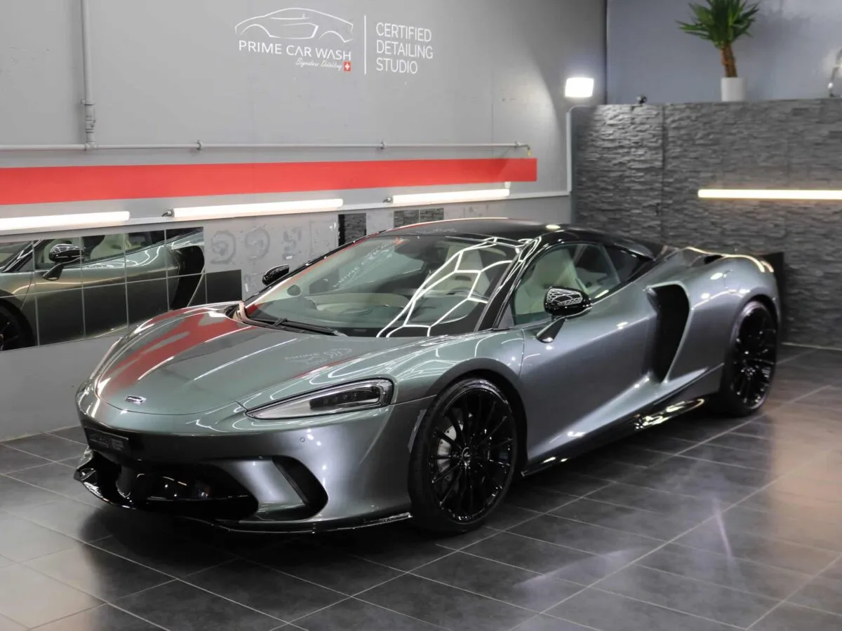 McLaren GT