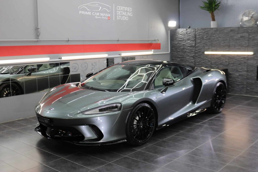 McLaren GT