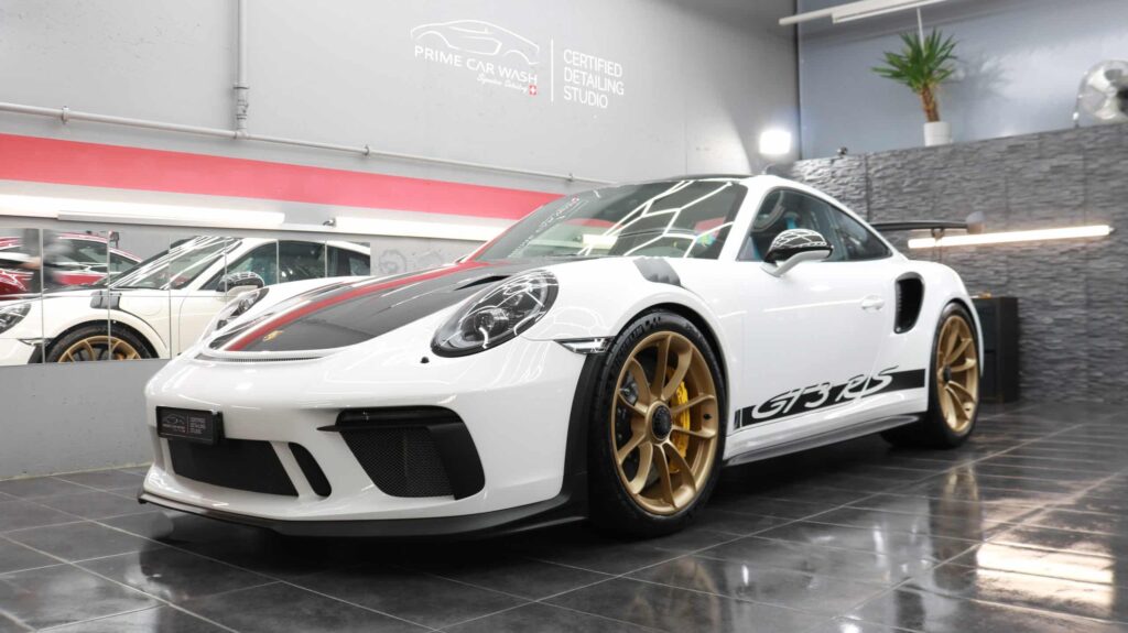Porsche GT3 RS Weissach