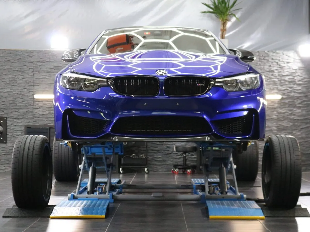 BMW M4 CS
