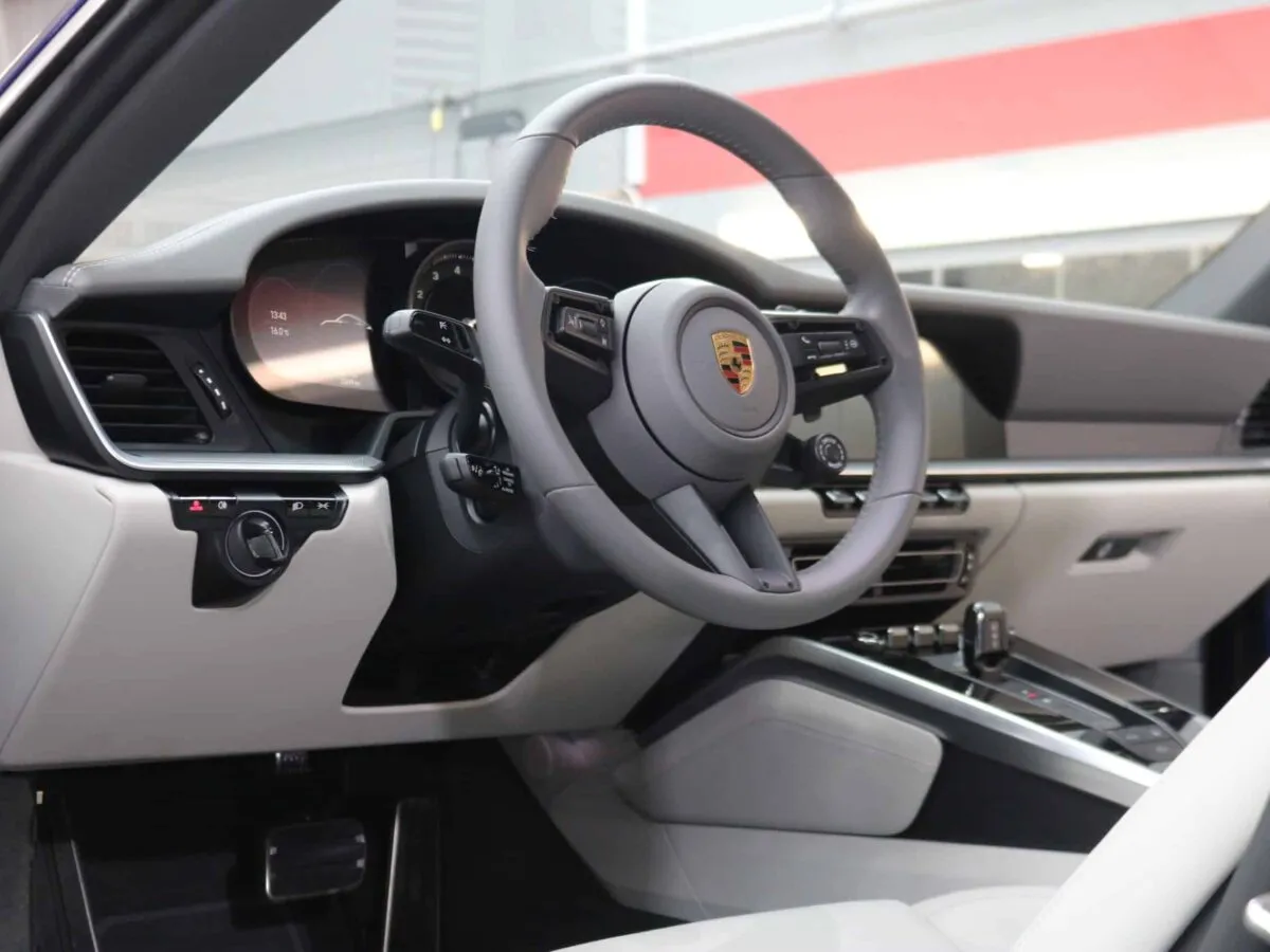 Porsche 992 Carrera 4S
