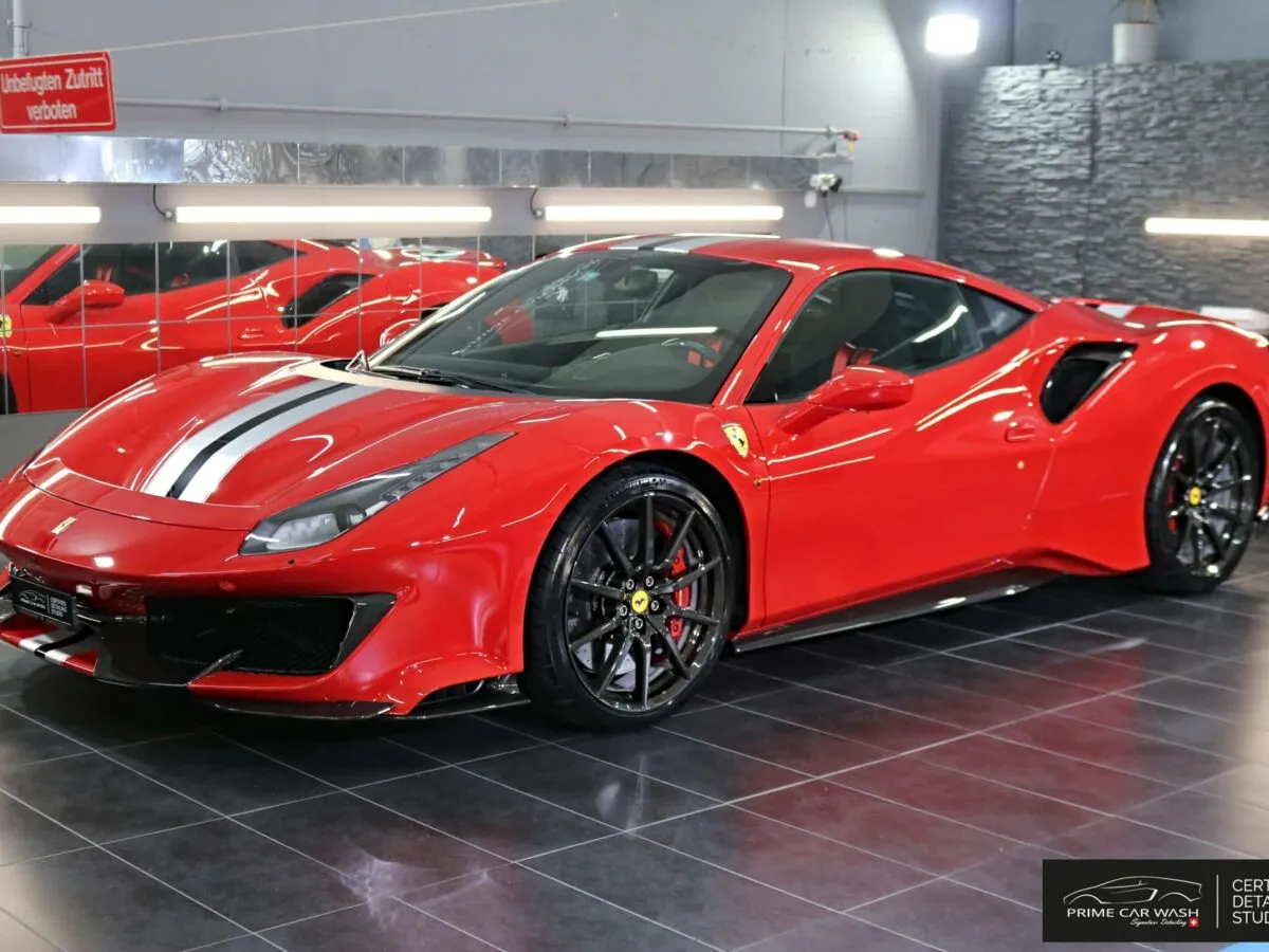 Ferrari 488 Pista