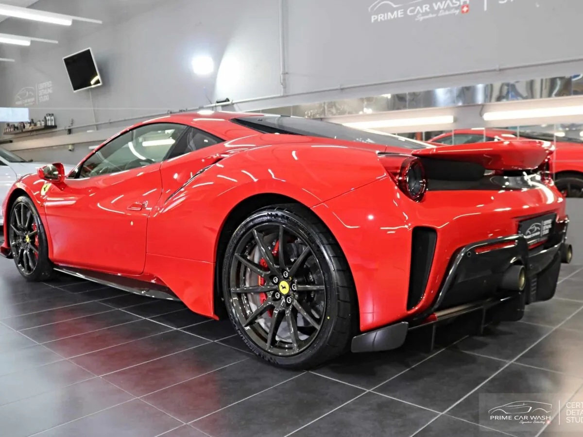 Ferrari 488 Pista