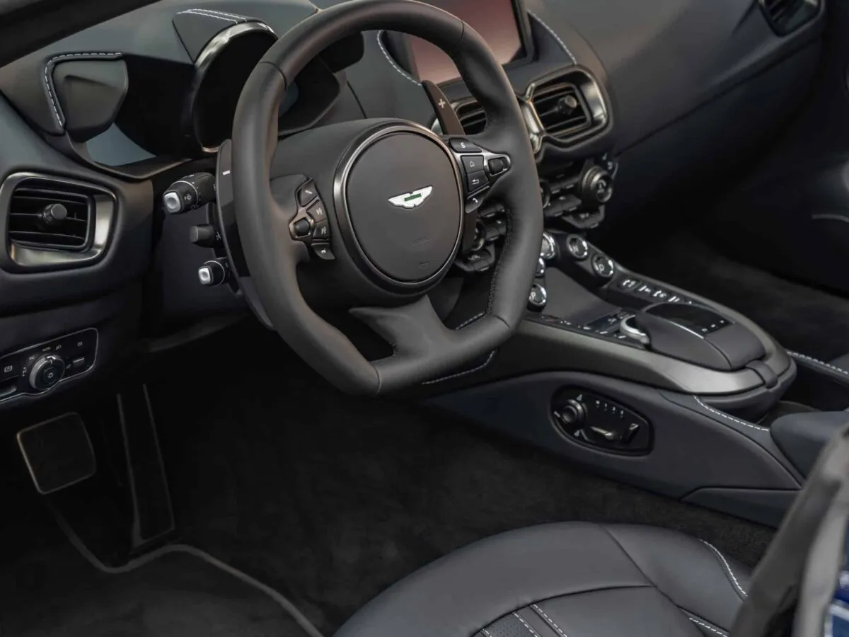 Aston Martin Vantage