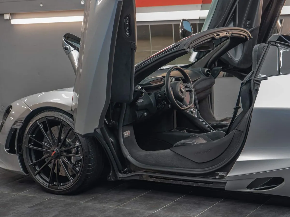 McLaren 720S Spider