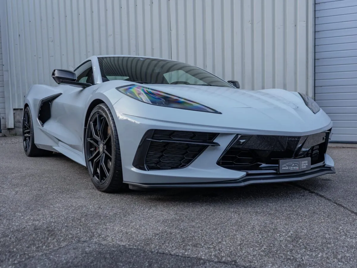 Corvette C8
