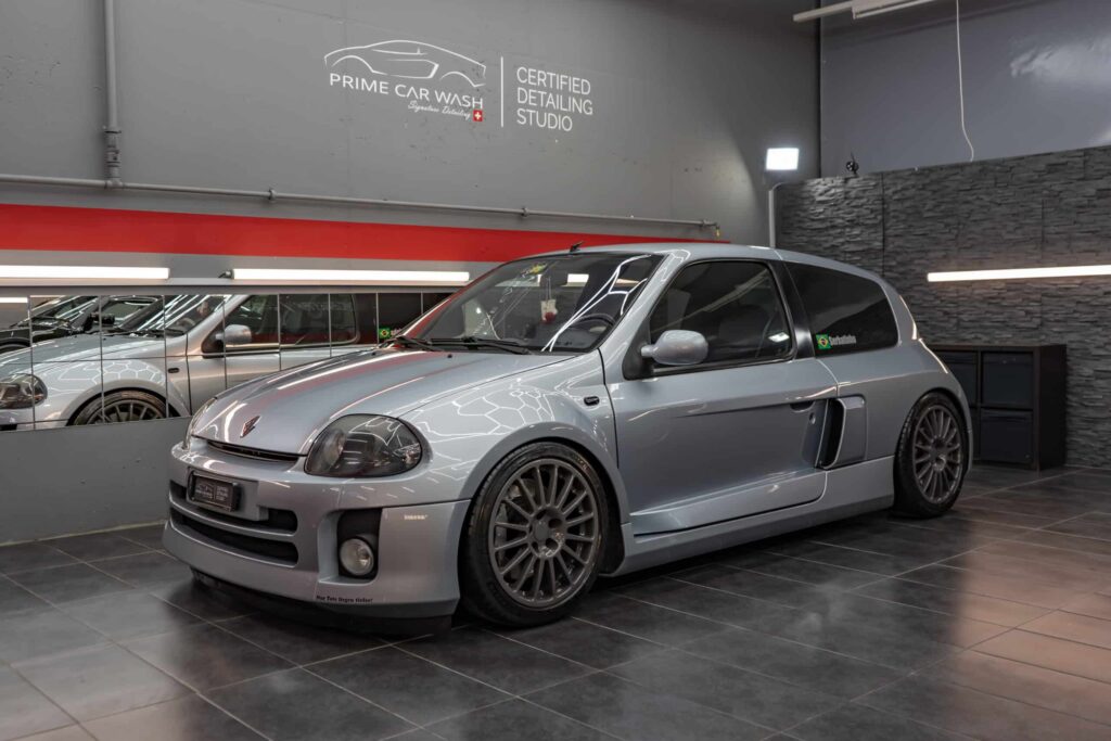 Renault Clio V6