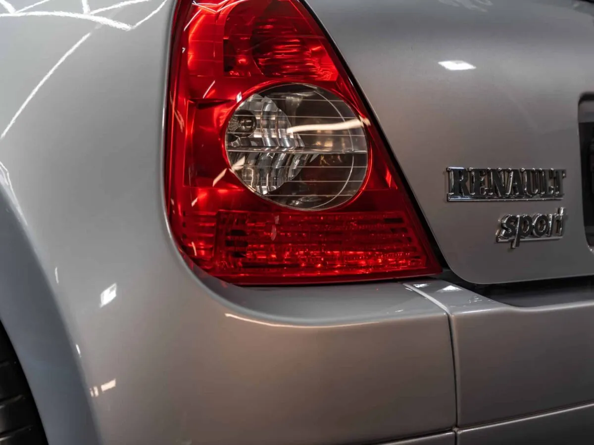 Renault Clio V6