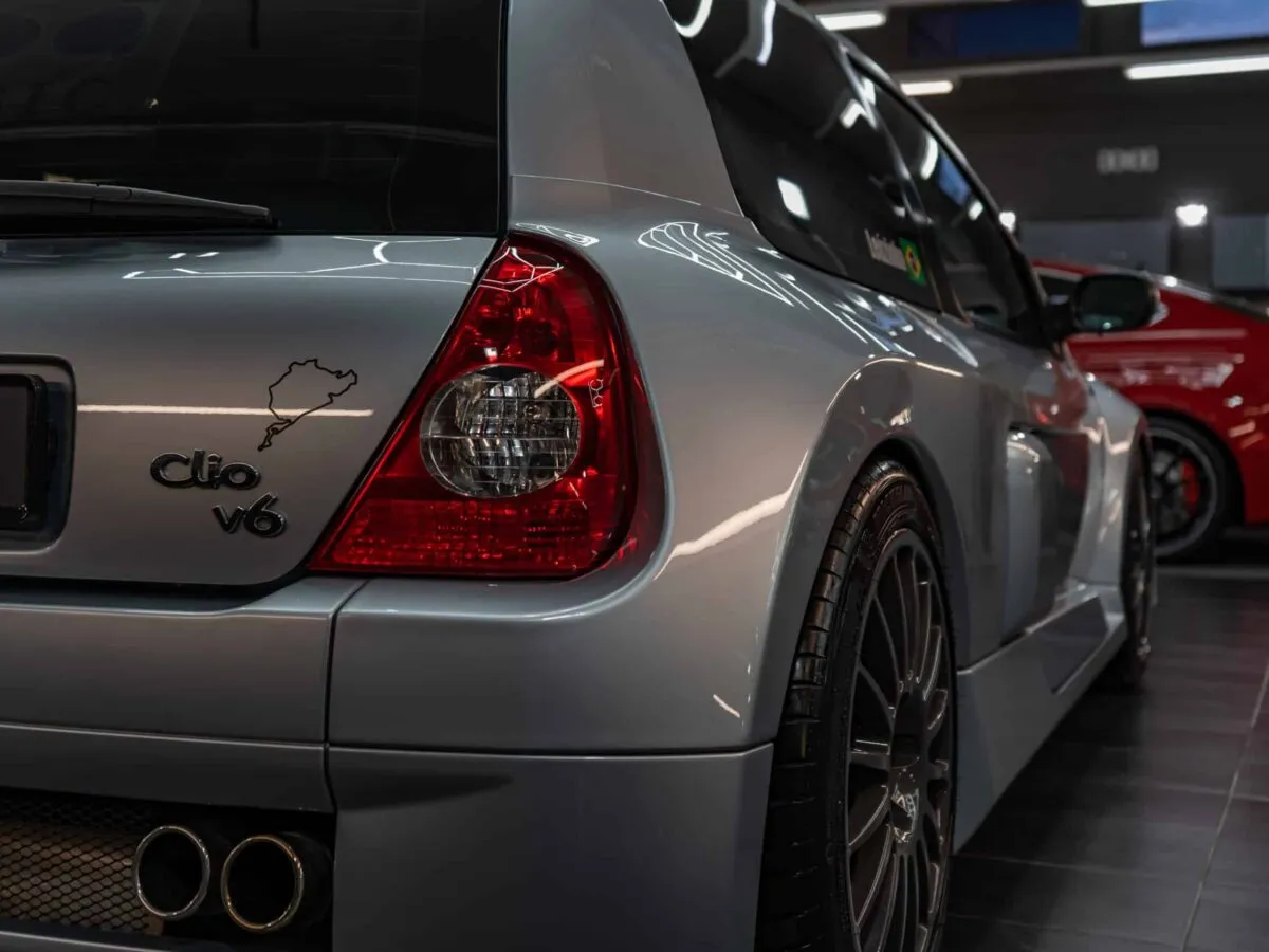 Renault Clio V6