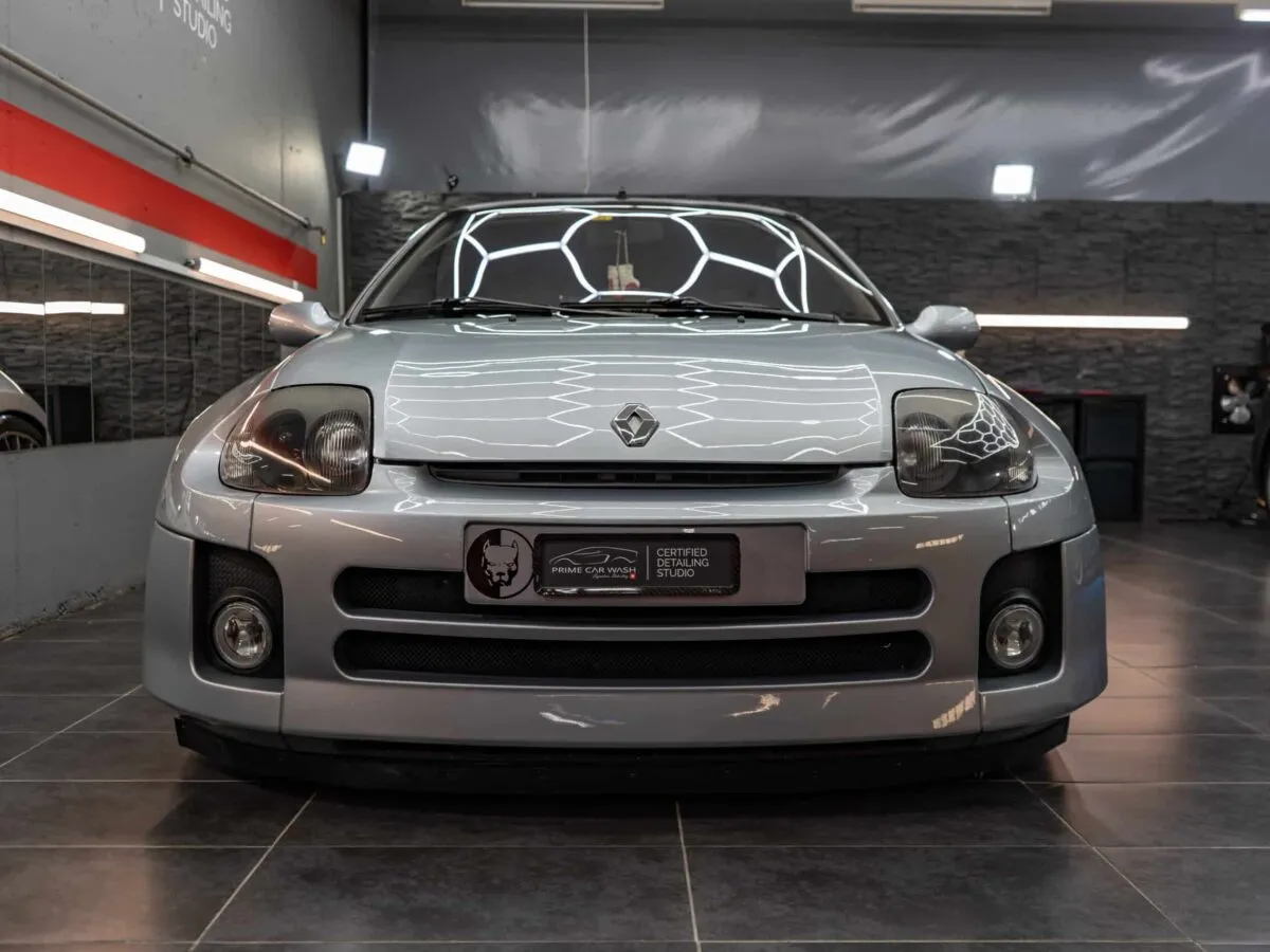 Renault Clio V6
