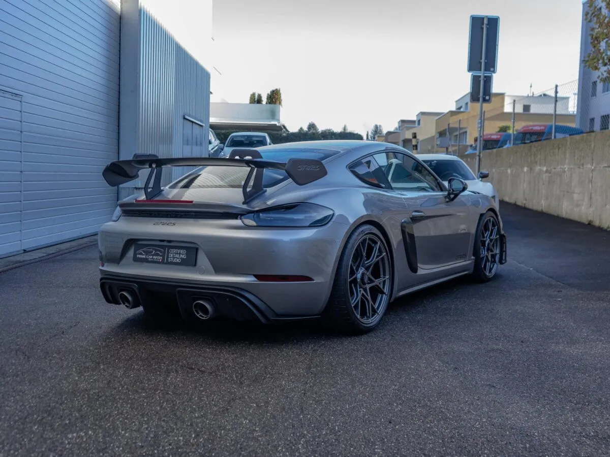 Porsche GT4 RS