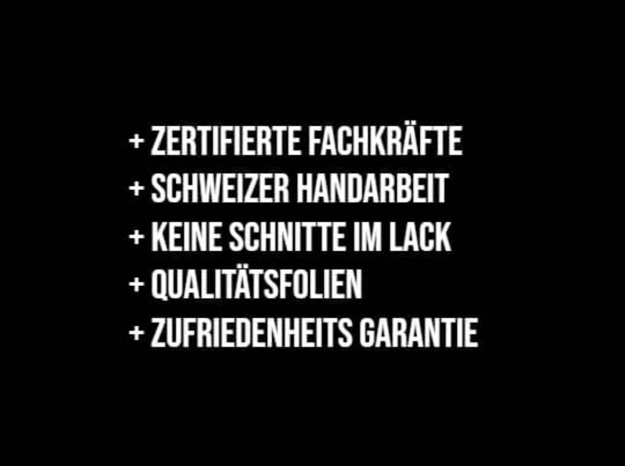 Zertifizierte Fachkräfte führen professionelle Lackschutzfolie am Fahrzeug durch