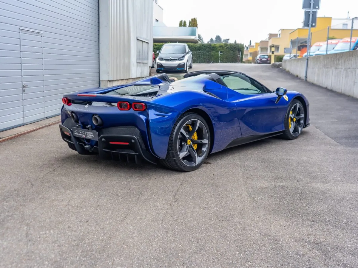 Ferrari SF90 Spider