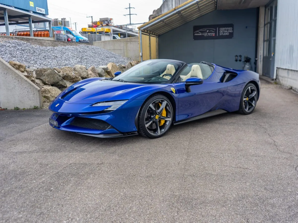 Ferrari SF90 Spider