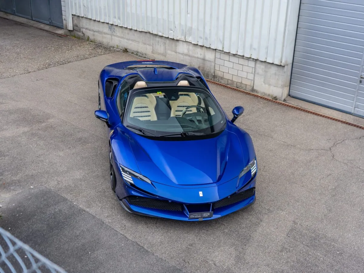 Ferrari SF90 Spider