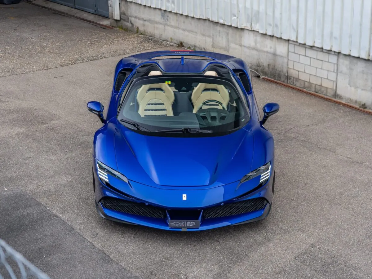 Ferrari SF90 Spider
