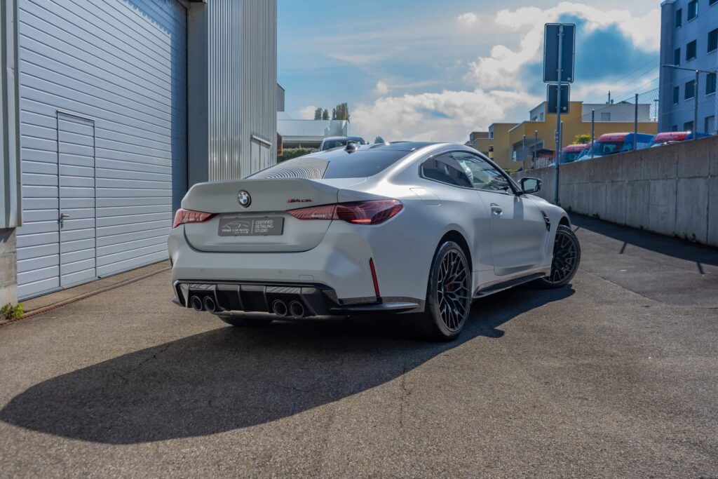 BMW M4 CSL