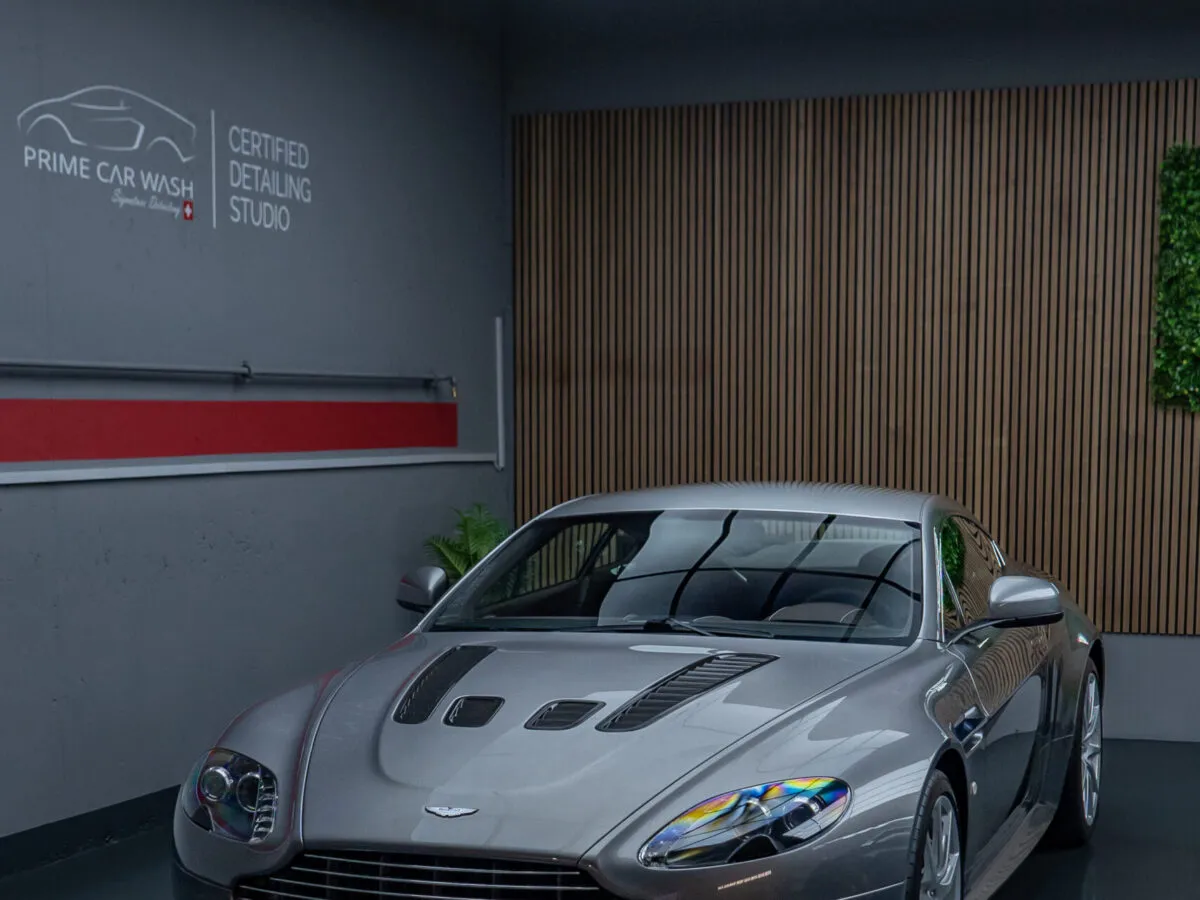 AM V12 Vantage