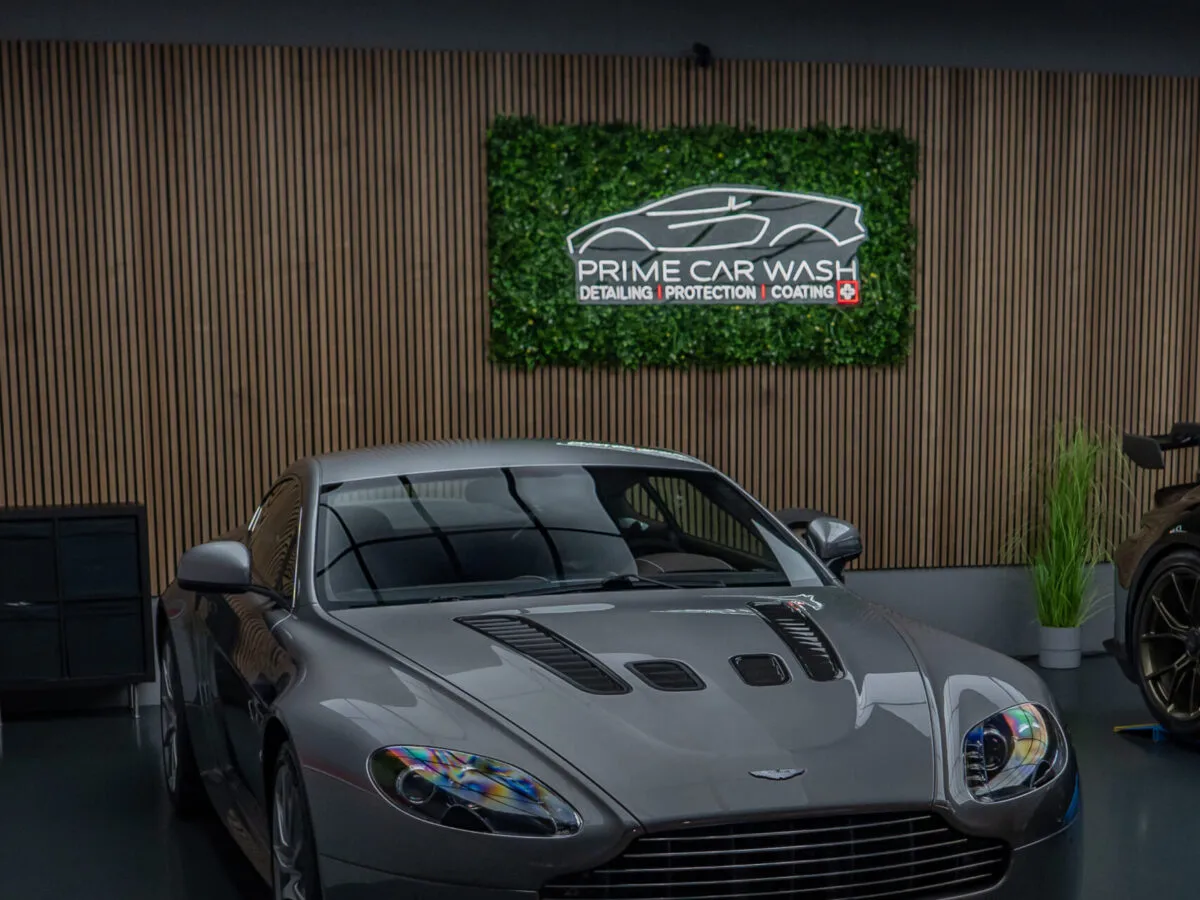 AM V12 Vantage