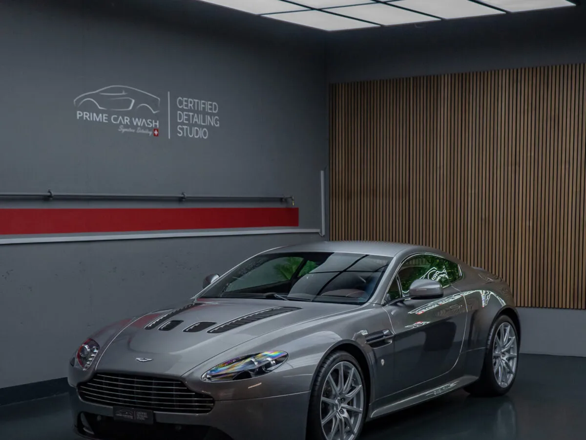 AM V12 Vantage