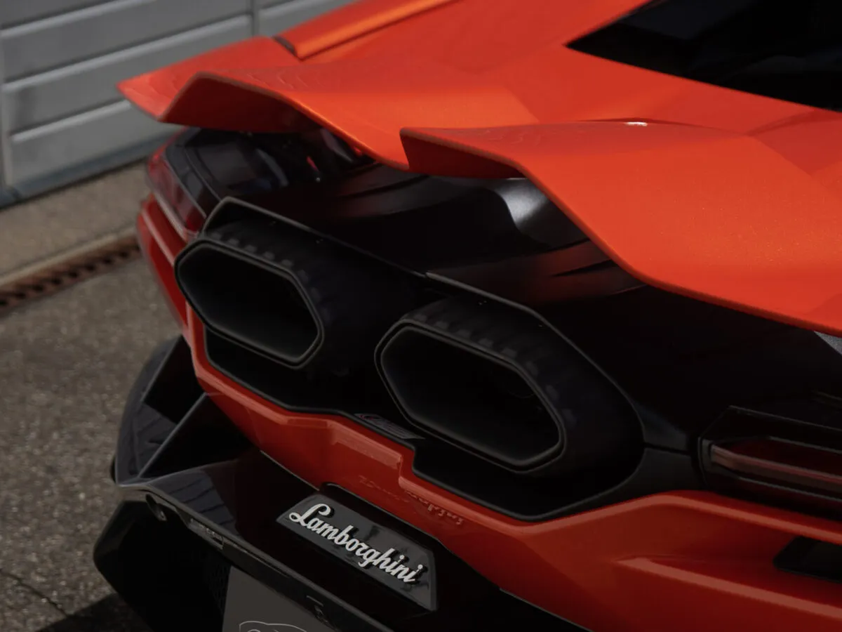 Lamborghini Revuelto