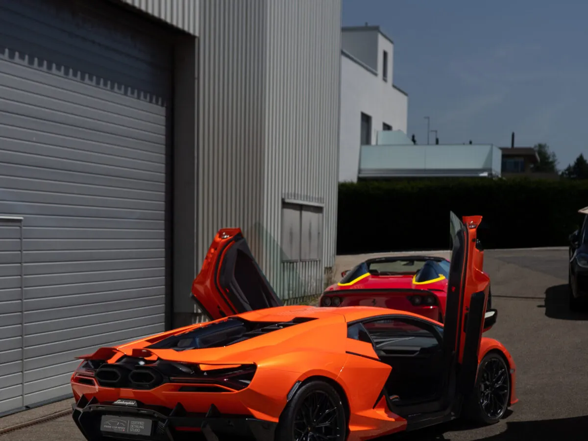 Lamborghini Revuelto
