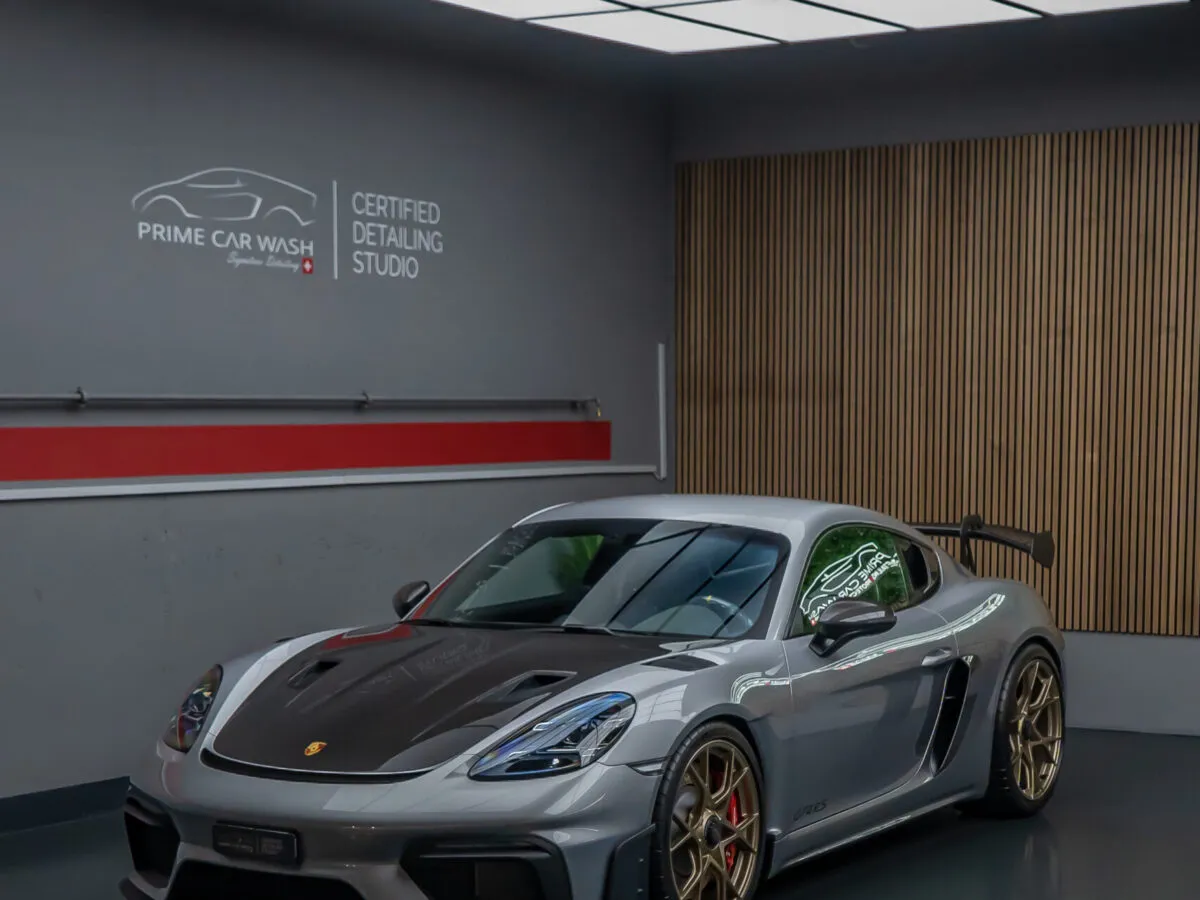GT4 RS Weissach