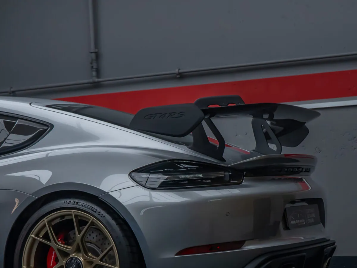 GT4 RS Weissach