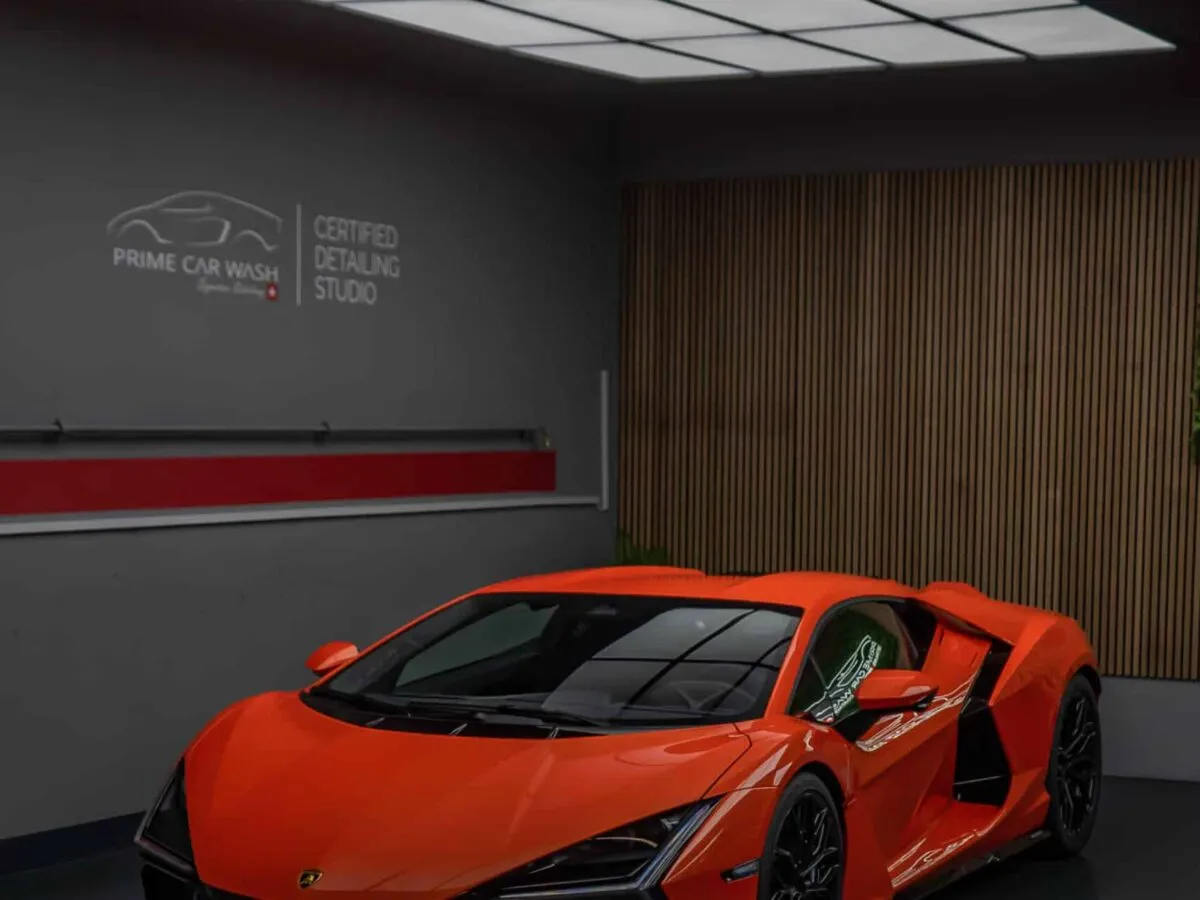 Lamborghini Revuelto