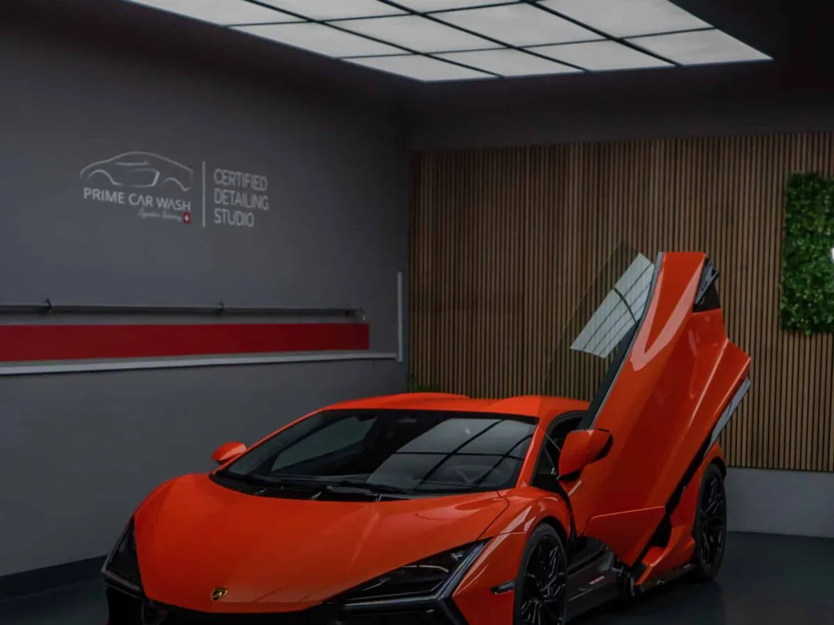 Lamborghini Revuelto
