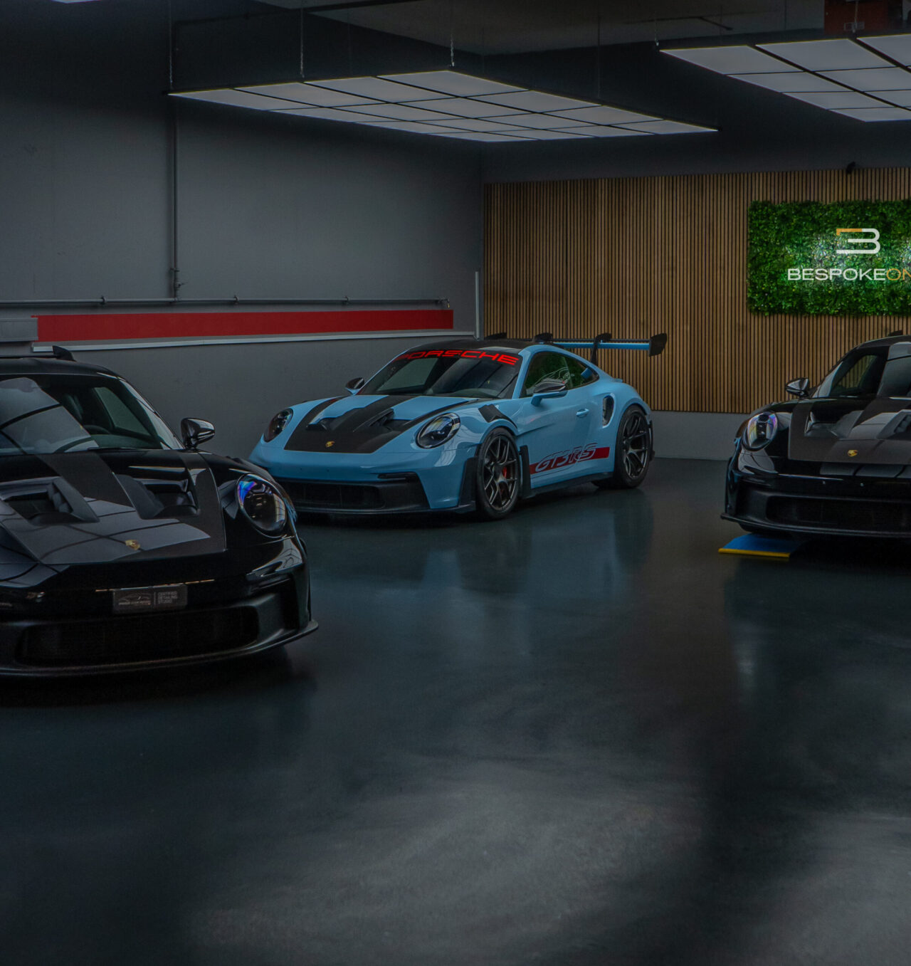 Drei Porsche 992 GT3 RS Fahrzeuge, alle professionell mit Lackschutzfolie von BespokeOne geschützt